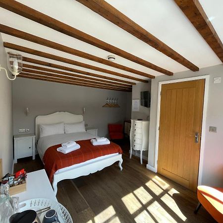 The Queen Matilda Country Rooms Avening Esterno foto