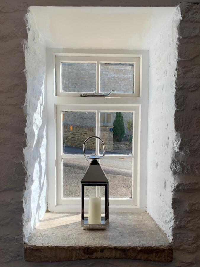 The Queen Matilda Country Rooms Avening Esterno foto
