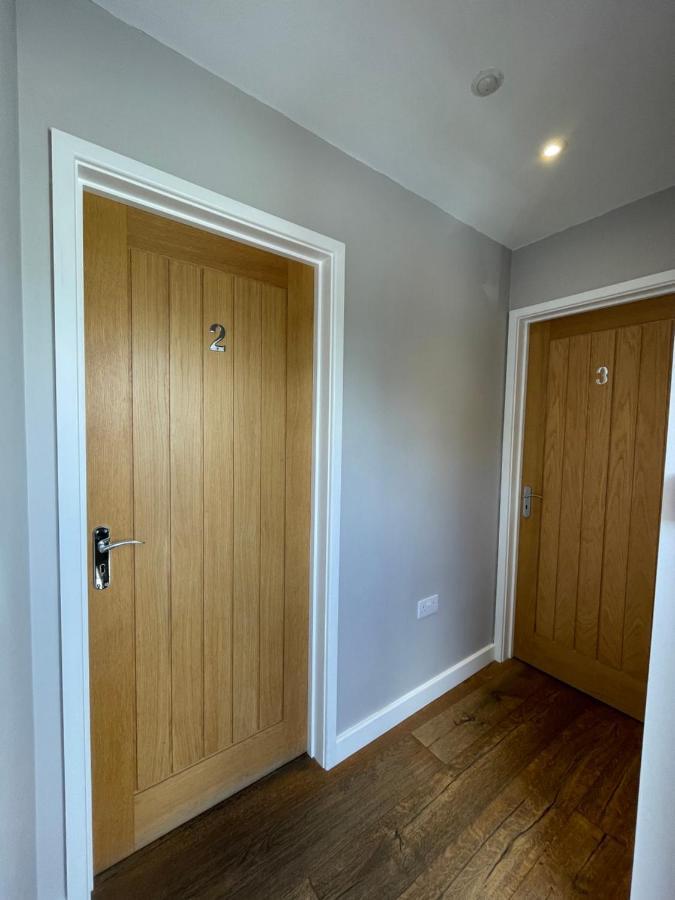 The Queen Matilda Country Rooms Avening Esterno foto
