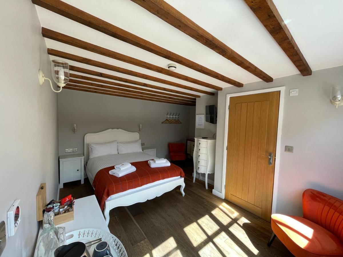The Queen Matilda Country Rooms Avening Esterno foto